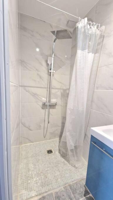 Appartement Hypercentre 301 +Wifi+Independant+ Cuisine Toilette Salle De Bain Privative Valenciennes Exteriér fotografie